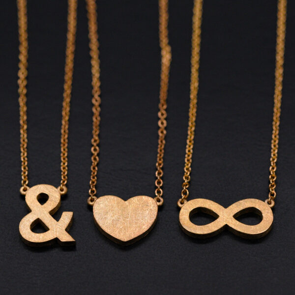 Pulsera símbolo de oro | Alphabetum | Alto 8 mm